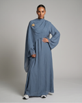 Abaya mit Cape und Brosche