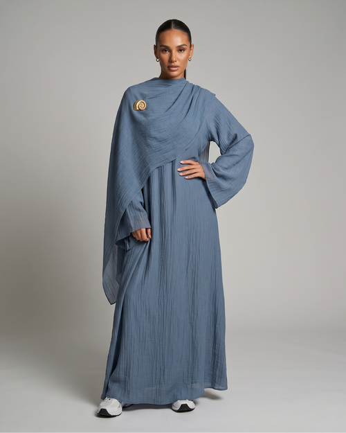 Abaya mit Cape und Brosche