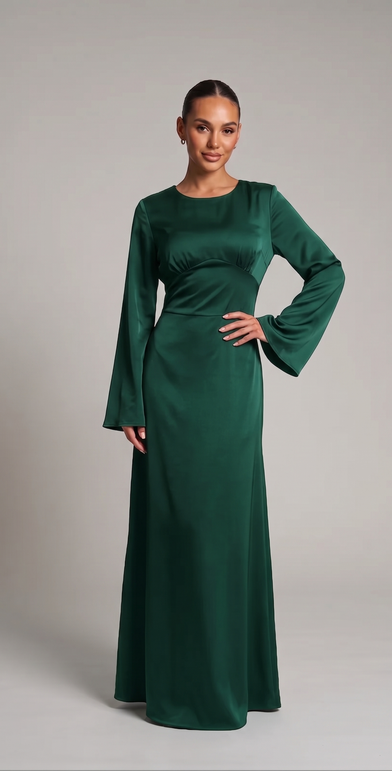 Virales Maxikleid mit Schnüren
