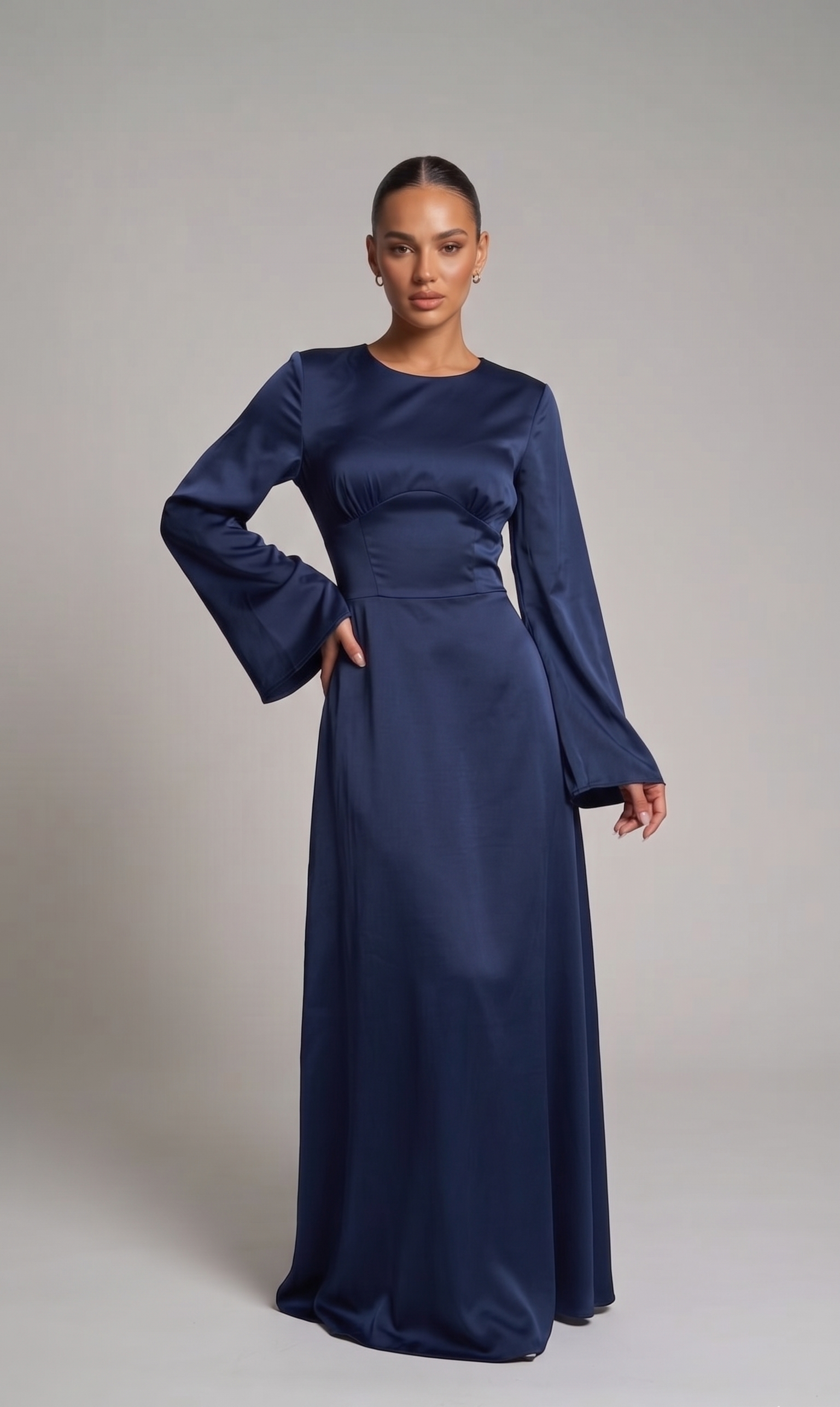 Virales Maxikleid mit Schnüren