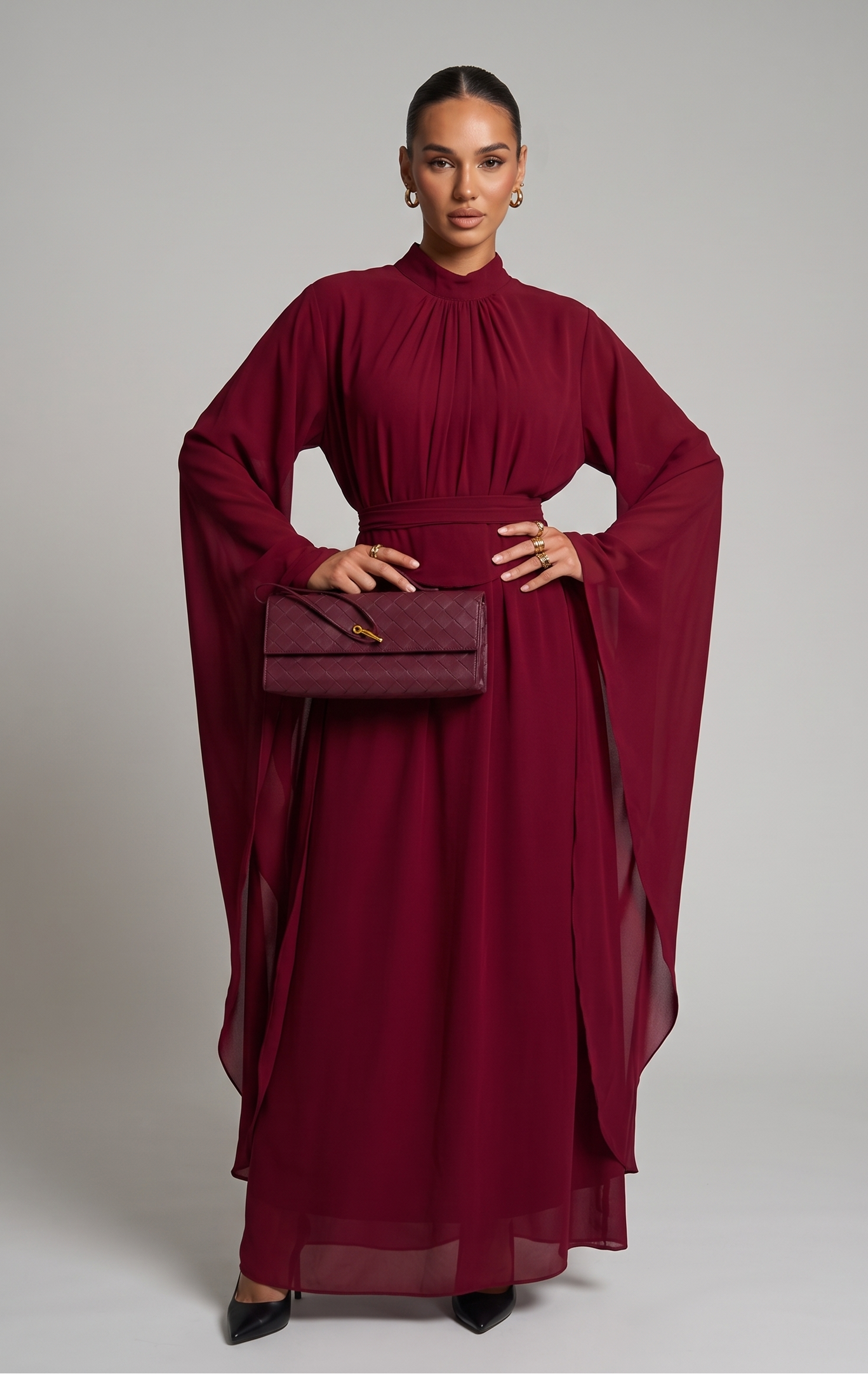 Abaya mit Stehkragen und ausgestellten Ärmeln