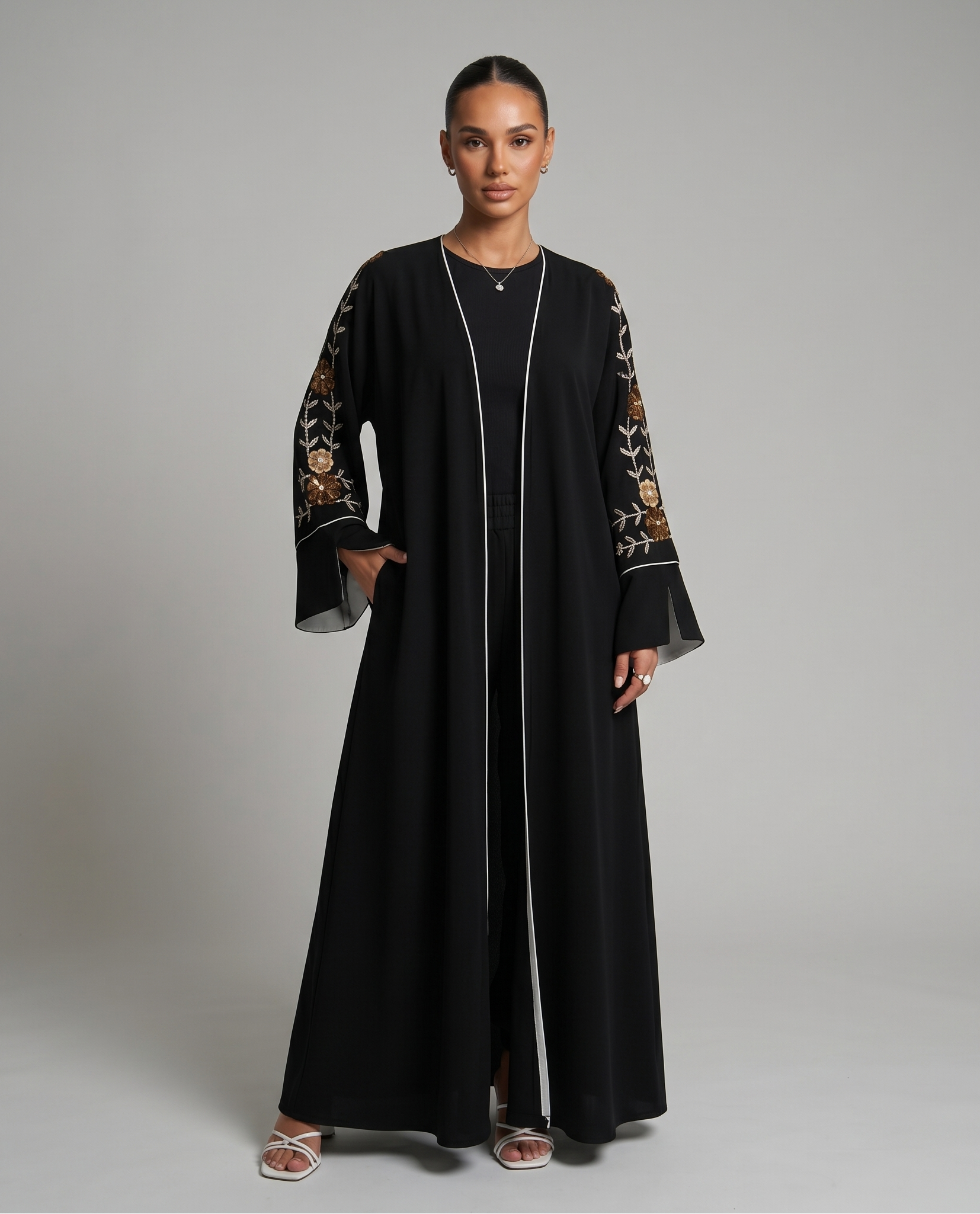 Bestickter Kimono mit Blumenmuster