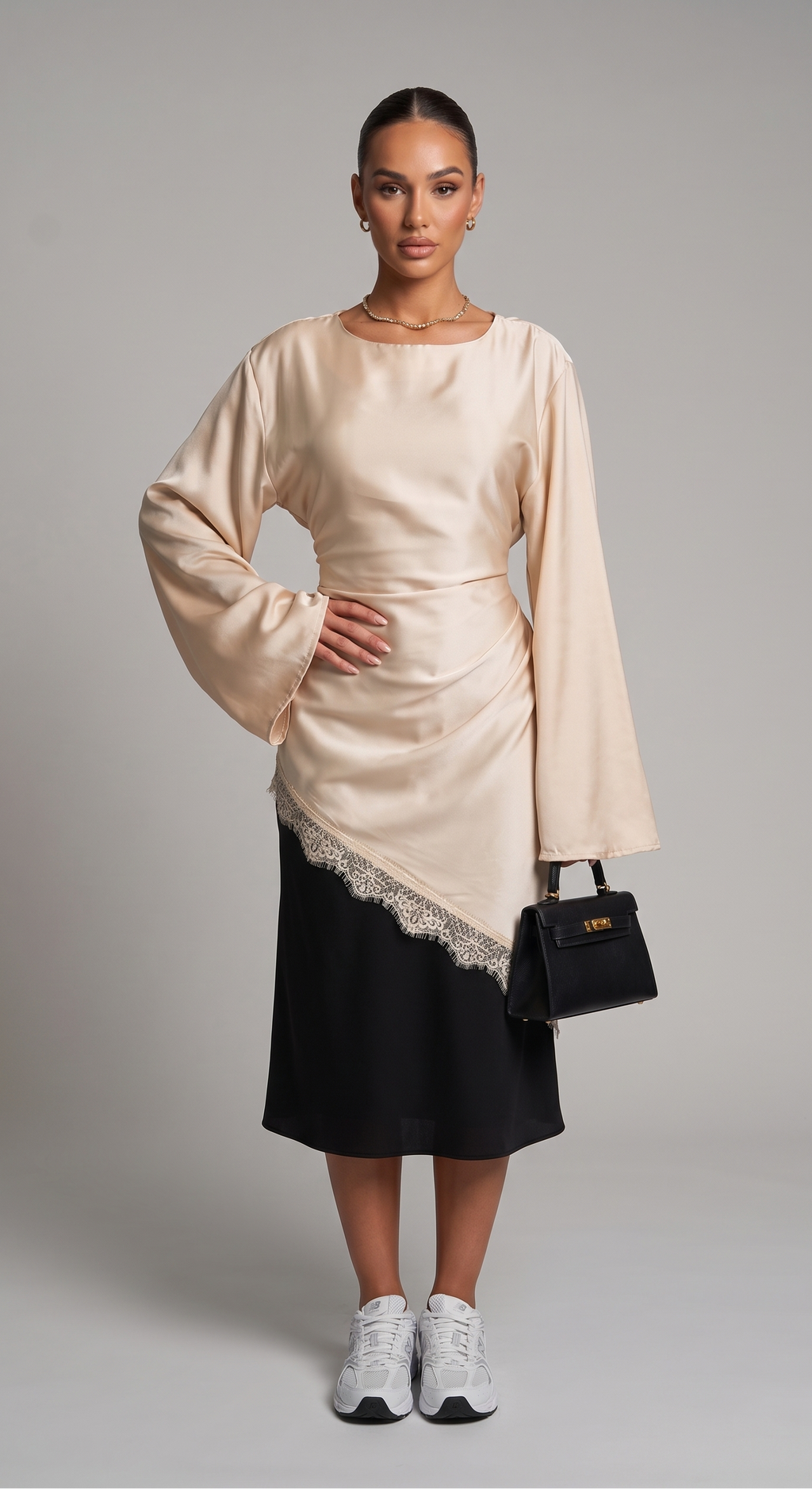 Tunika aus Satin mit Spitze