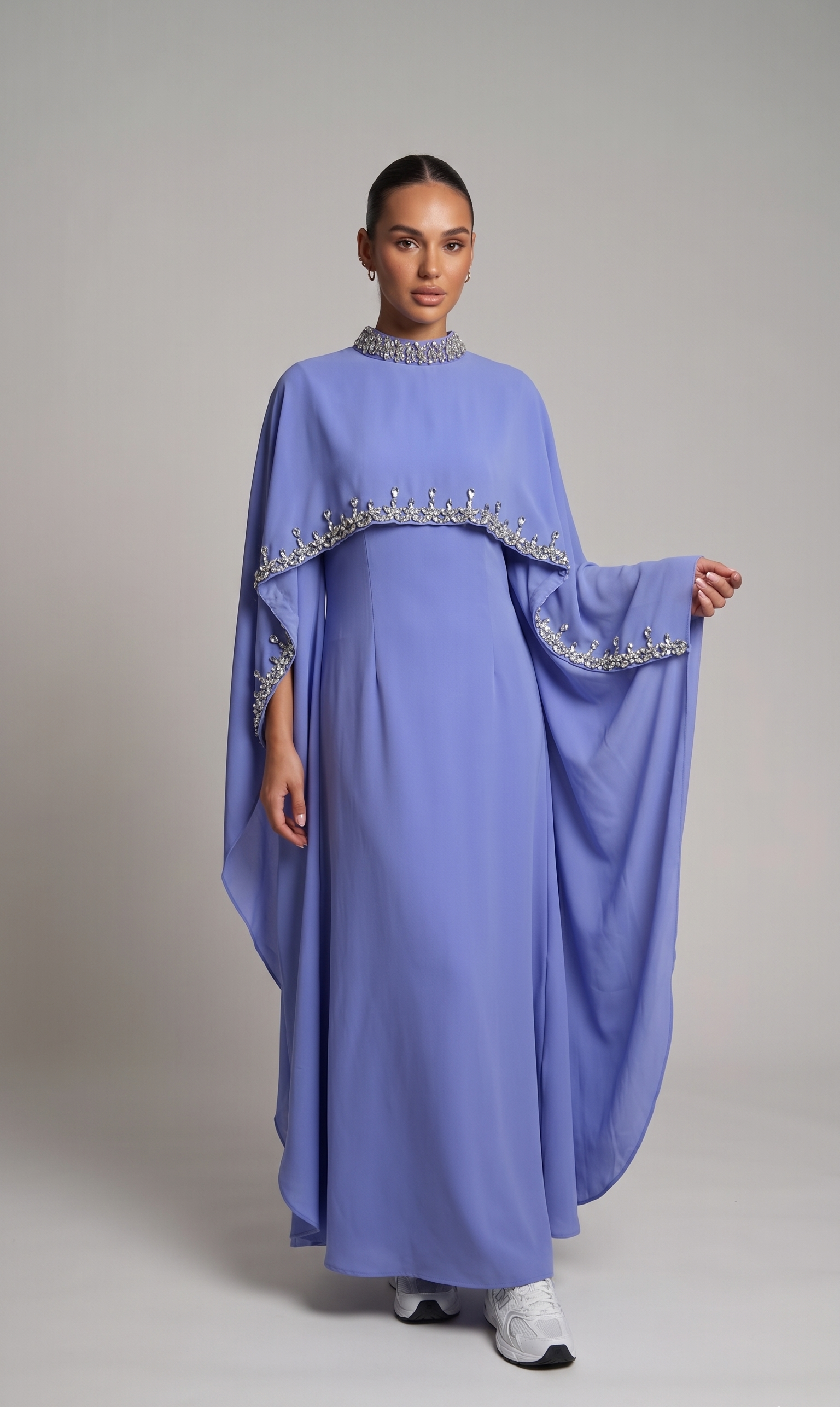 Elegante Abaya aus Satin mit Verzierung