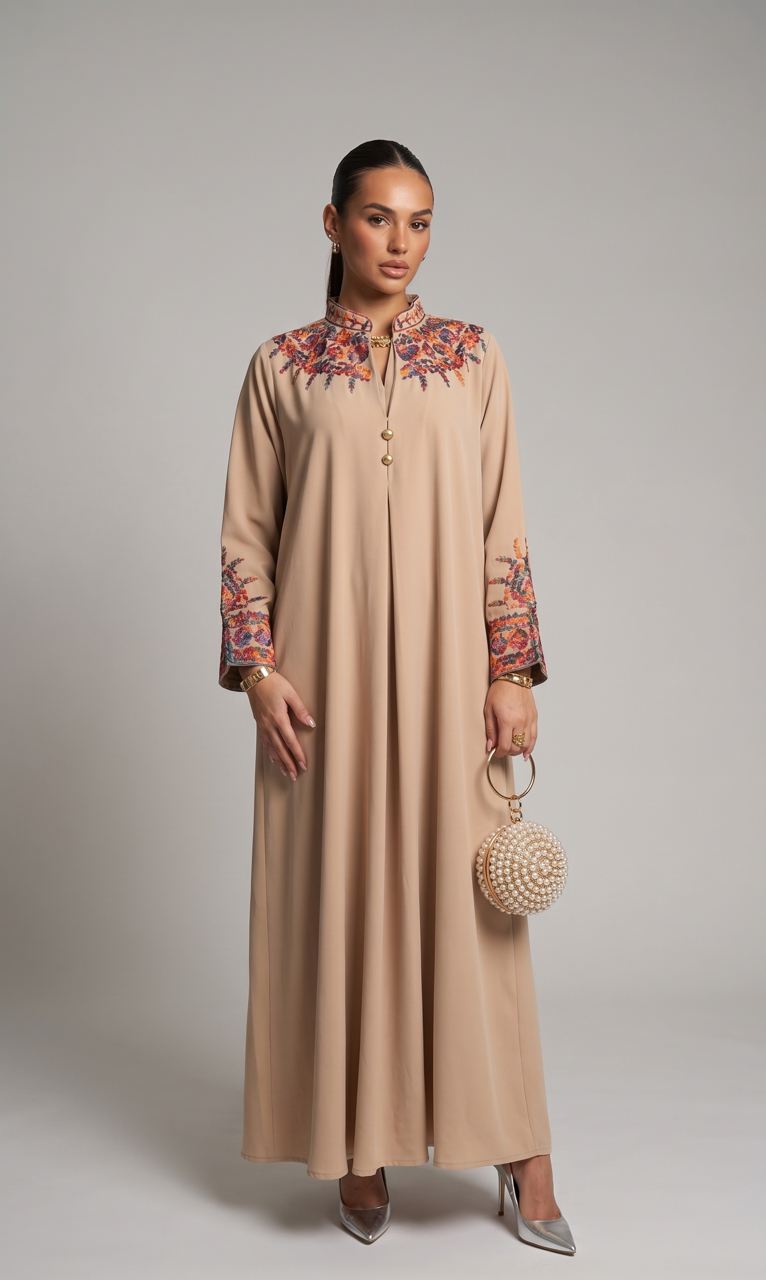Seltene Abaya mit Ornamenten
