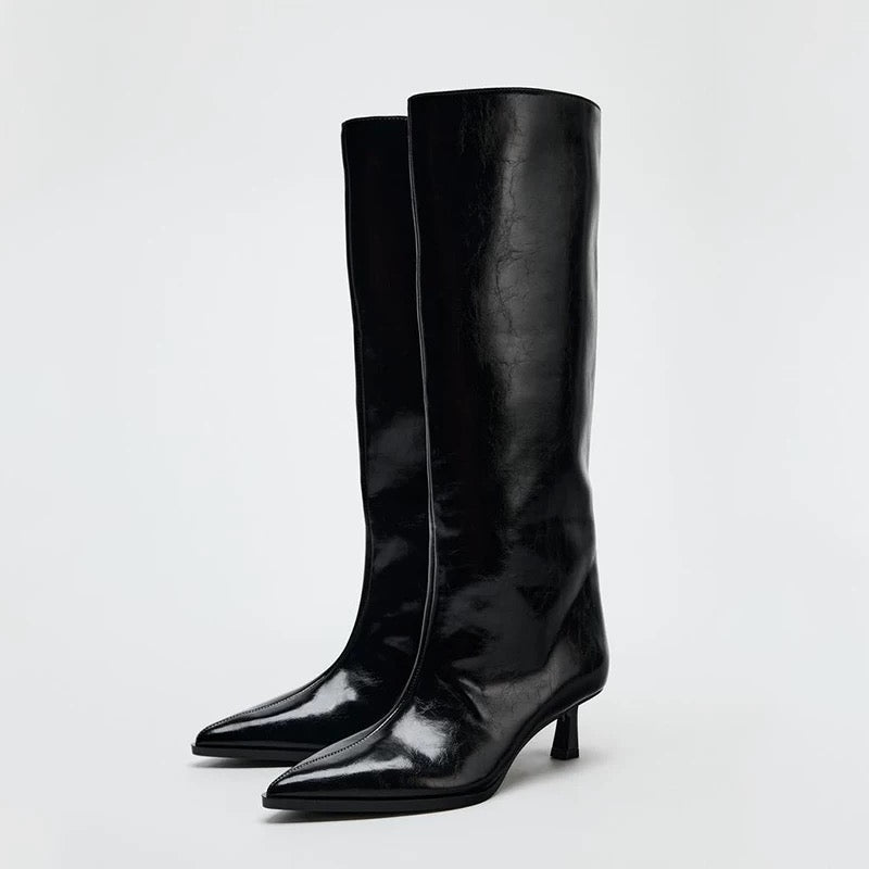 Kitten-Heel Stiefel